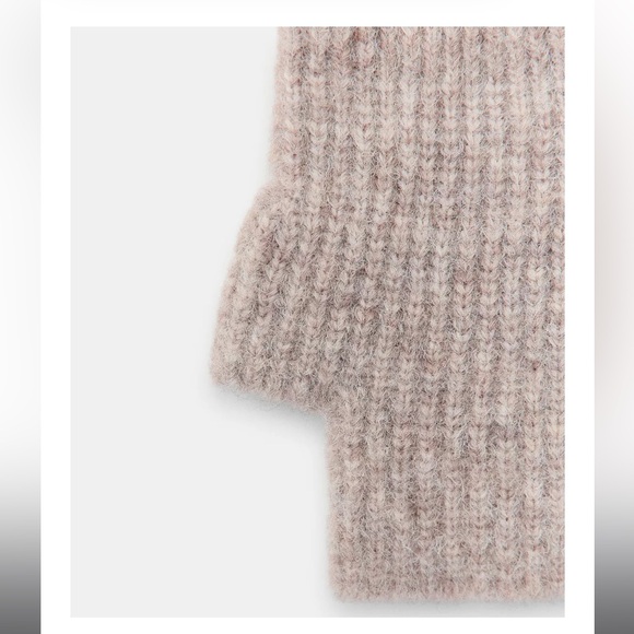 Zara Womens Collection Short Knit Mittens Sand - Picture 2 of 4